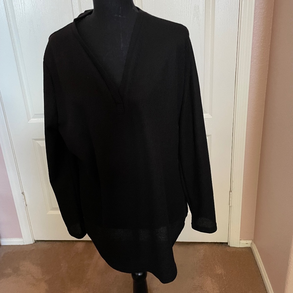 Allegrace black lightweight long sleeve tunic